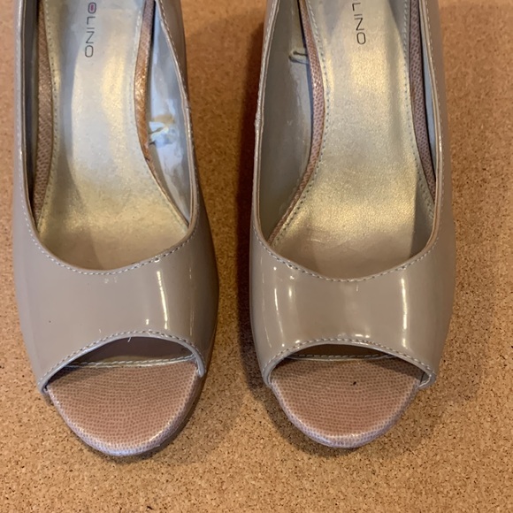 Bandolino  Tan Shoes 7 1/2 M - Picture 3 of 9